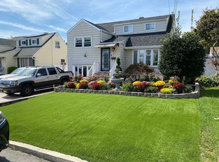 41 Robin Pl, Parlin, NJ 08859