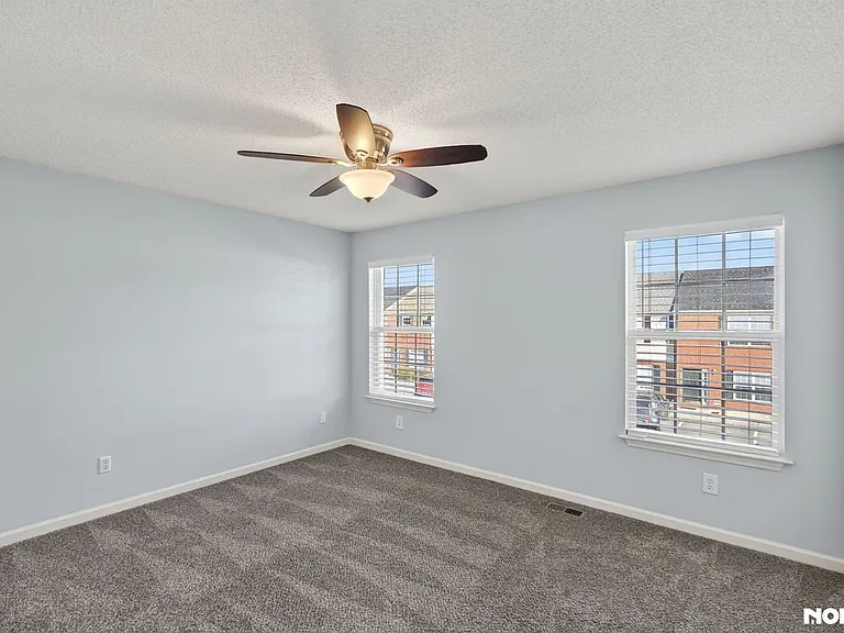 38 Princeton Glen Ct — Photo 17