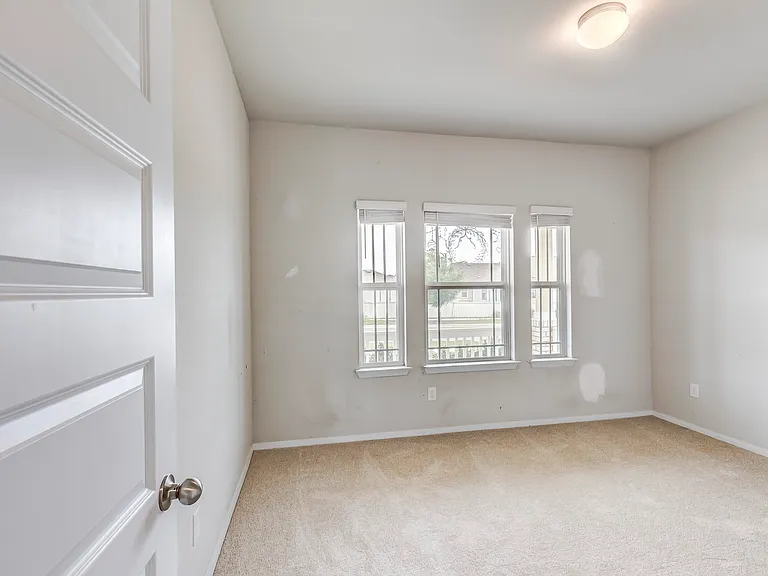 2721 Winding Creek Rd — Photo 10