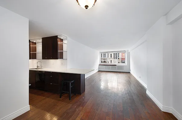 Sold by Triplemint | media 11