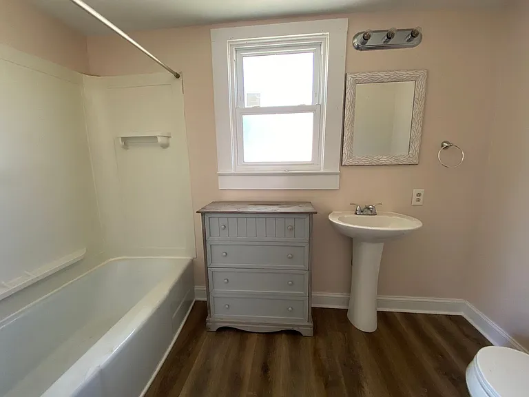 130 Oak St — Photo 7