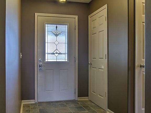 2nd image of 2717 Overlook Cir