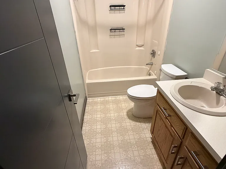 100 Northampton Ln #12 — Photo 15