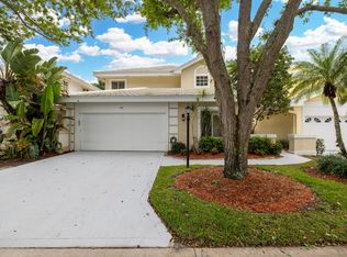 218 W Canterbury Dr W, Palm Beach Gardens, FL 33418