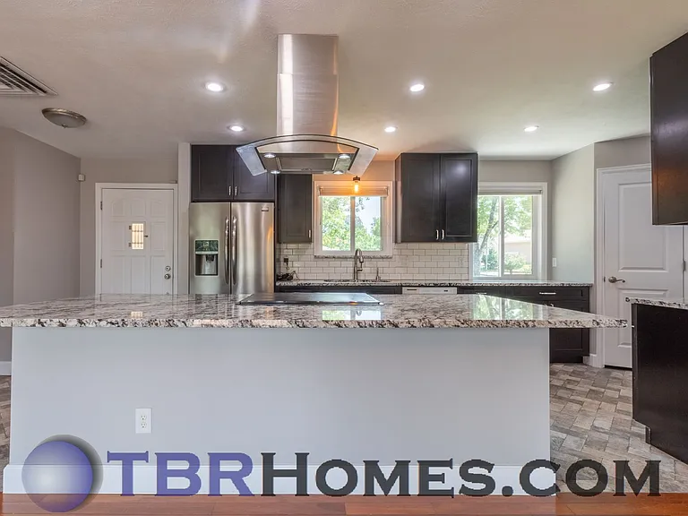 8635 W Tennessee Pl — Photo 5
