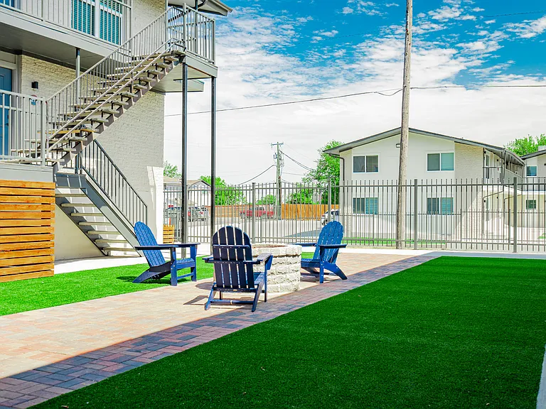Parkside Green at Bishop Ridge — Photo 13