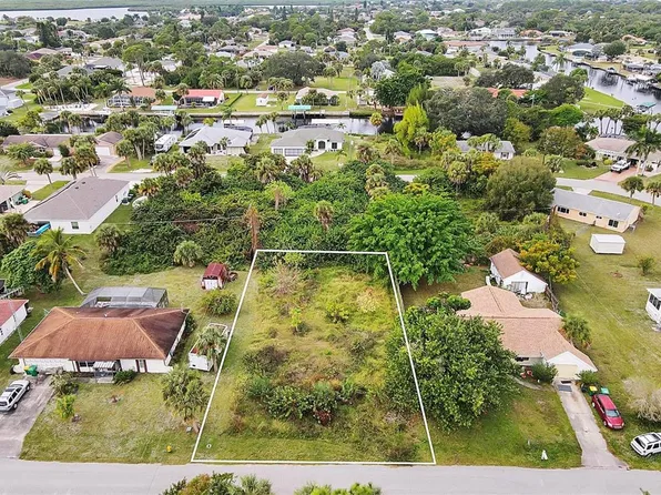 4477 Harrington St, Port Charlotte, FL 33948