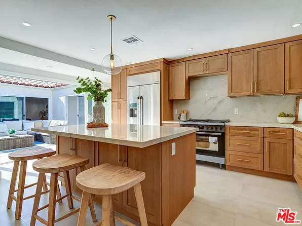 5241 Glenroy Dr, Huntington Beach, CA 92649