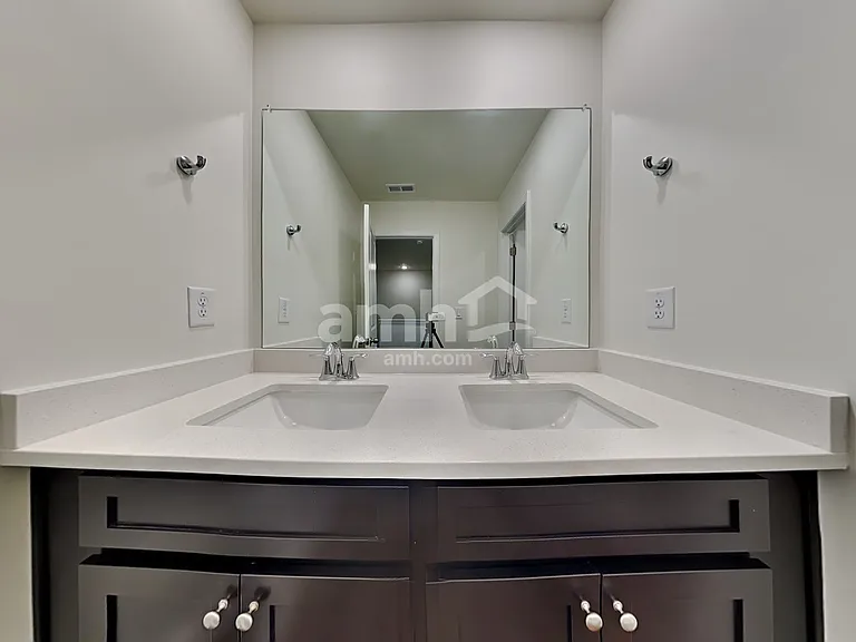 290 Willow Ln — Photo 18