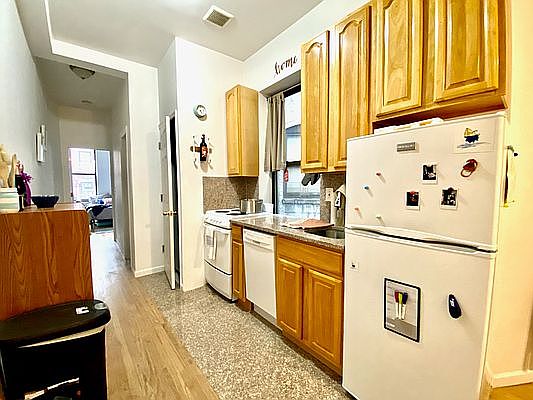 2nd image of 313 W 114th St APT 4B