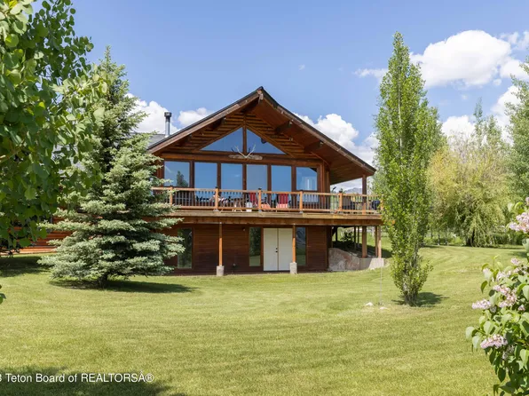17 Misty Meadows Ln, Etna, WY 83118