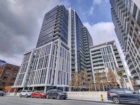 400 Adelaide St E, Toronto, ON