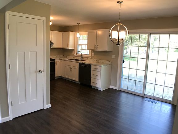 Kitchen / Dining Area
