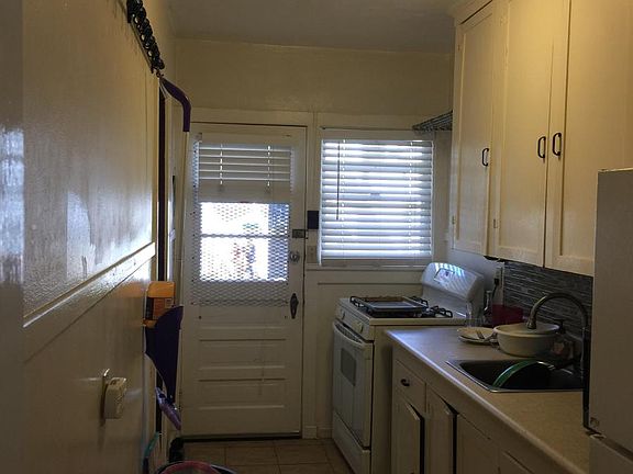 2nd image of 1212 SW 1st Ave