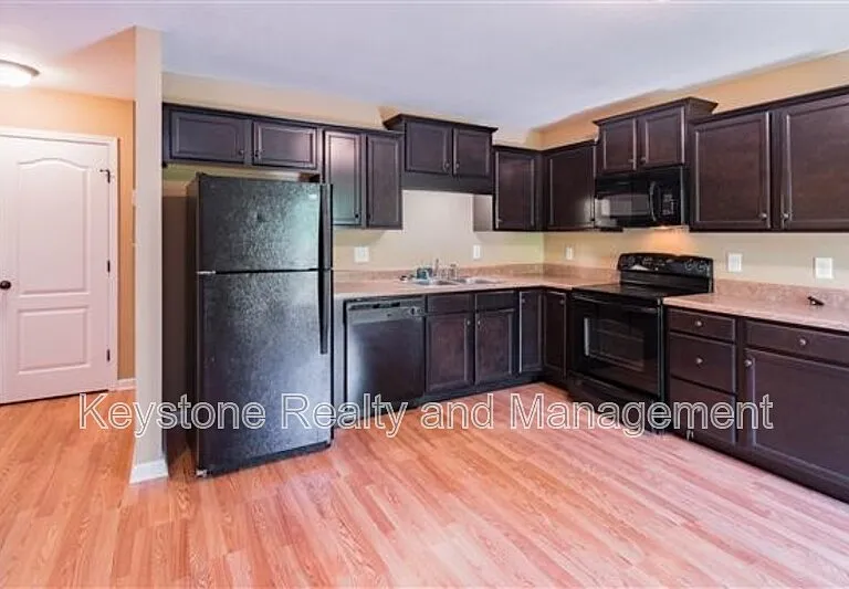 1721 Thistlewood Dr #C — Photo 2