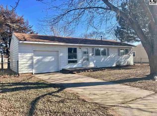 704 Hoagland St, Hutchinson, KS 67501