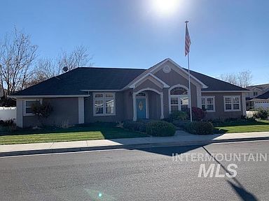 1906 Tamarack Loop Twin Falls Id 83301 Zillow