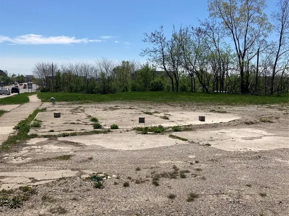 1432233013 Woodward Ave, Pontiac, MI 48342