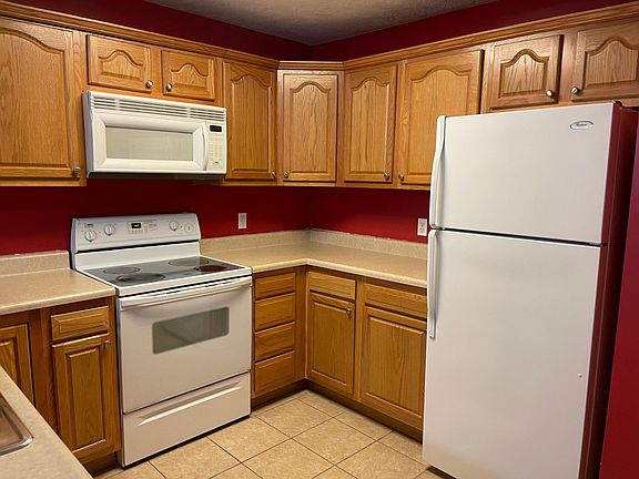 2nd image of 111 Creekside Dr