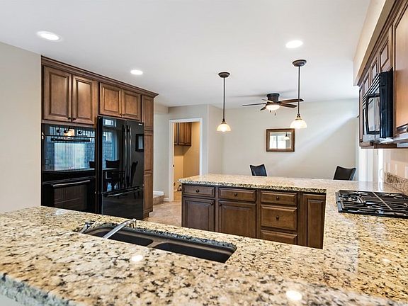 2nd image of 481 S Laureltree Dr