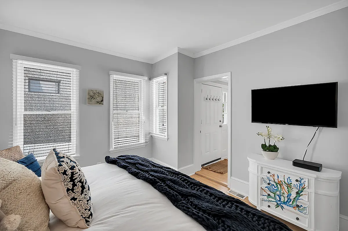 512 Main Ave — Photo 2