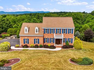 13624 Creek View Dr, Hagerstown, MD 21740