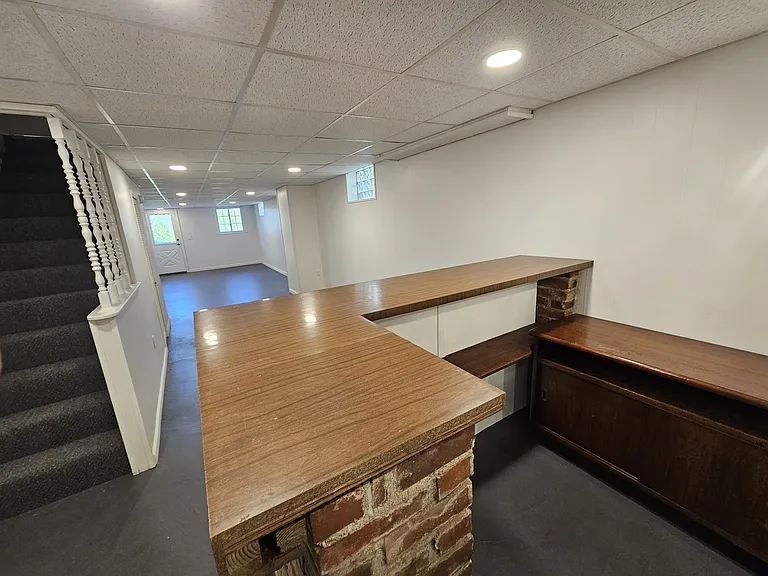 236 McCartney Dr — Photo 32