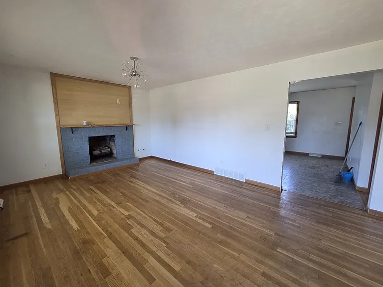 521 Stonehaven Dr — Photo 4