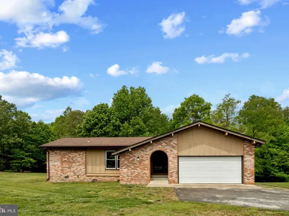 10710 Prince Charles Dr, La Plata, MD 20646