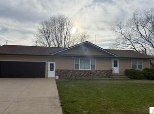 1803 Candi Ln, North Mankato, MN 56003