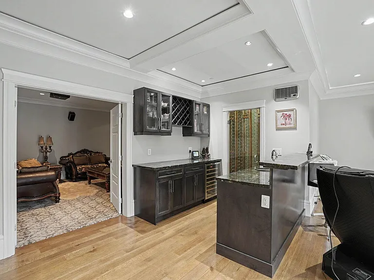 4433 Wallace St — Photo 33