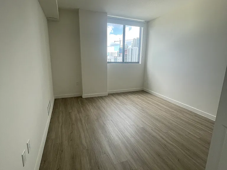 126 NE 21st St #B3 — Photo 11