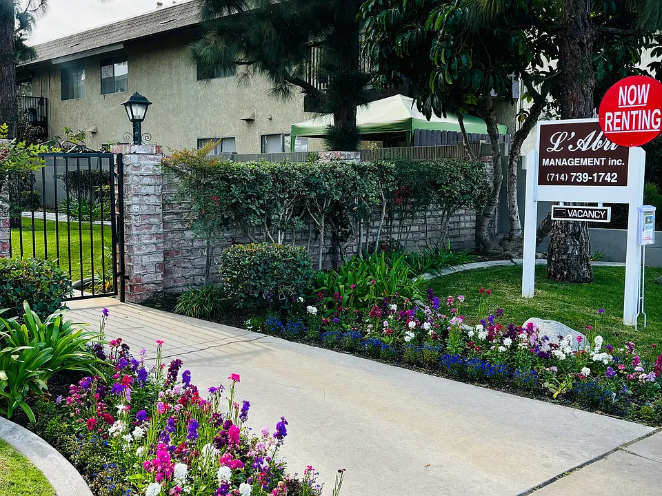PARK ROYAL MANOR