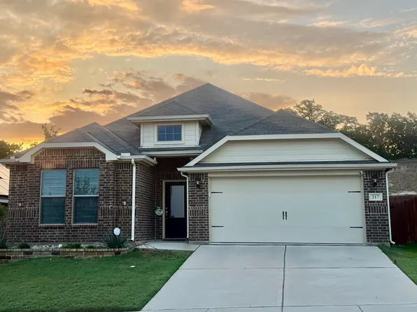 217 Bearman Dr, Fort Worth, TX 76120