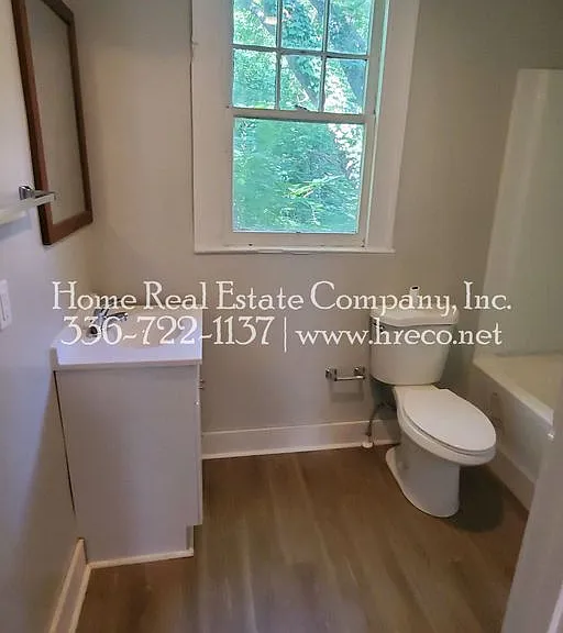 926 N Jackson Ave — Photo 9