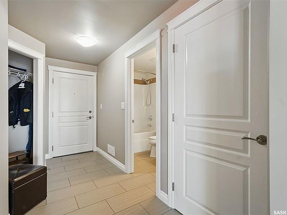 3rd image of 412 Willowgrove Sq #305