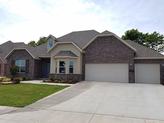 2nd image of 2585 N Glenmoor Dr