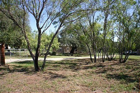 3rd image of 640 County Road 161