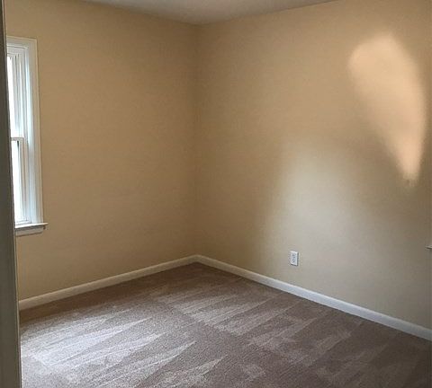 2nd image of 225 Kensington Pl