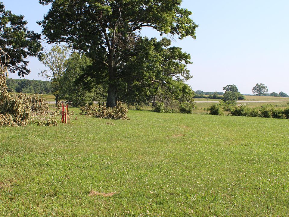 2nd image of Holly Tree Dr
