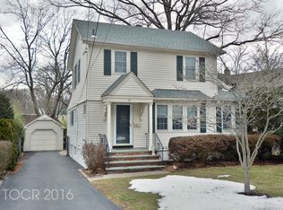 25 Pleasant Ave, Midland Park, NJ 07432