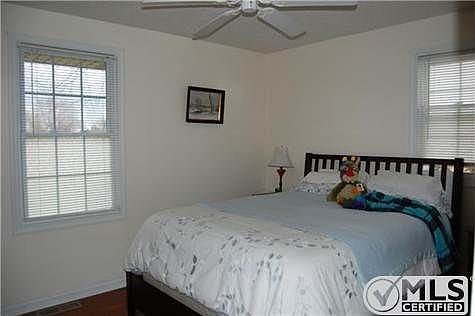 5th image of 2720 Lark Dr