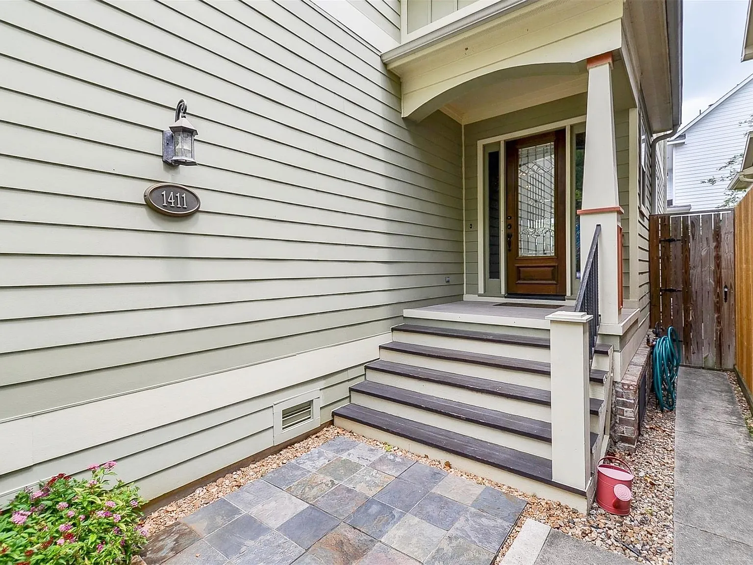 3 bed, 2.5 bath, 1956 sqft, $3,100 — Photo 2