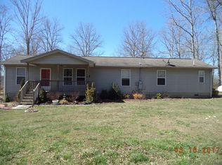 225 Reagan Ln, Robbins, TN 37852
