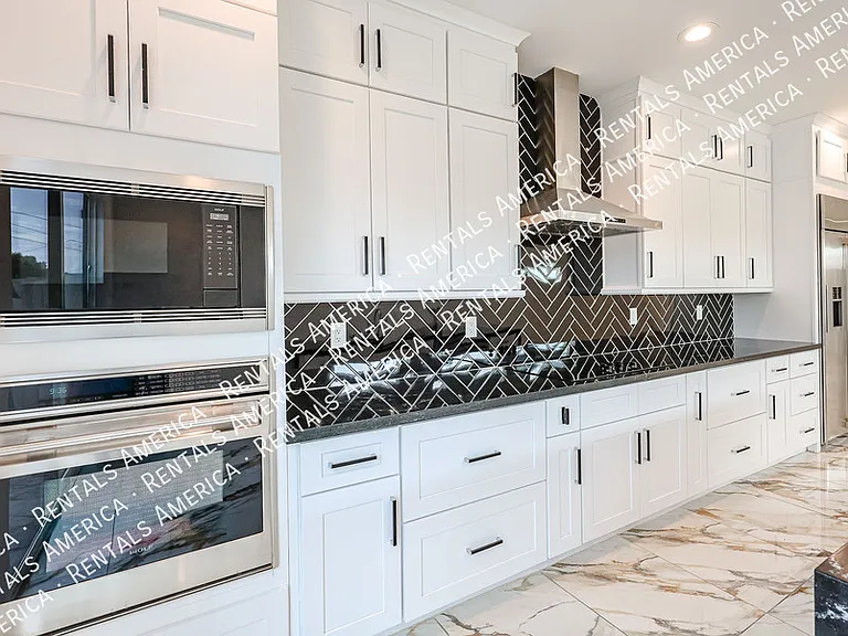347 E La Mirada Dr — Photo 18