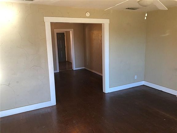 2nd image of 602 En 15th St