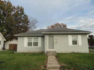 855 17th St SW, Cedar Rapids, IA 52404