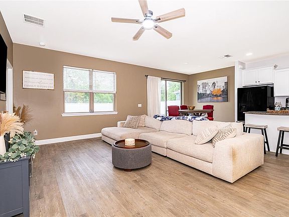 5th image of 2031 TRILLIUM BOULEVARD