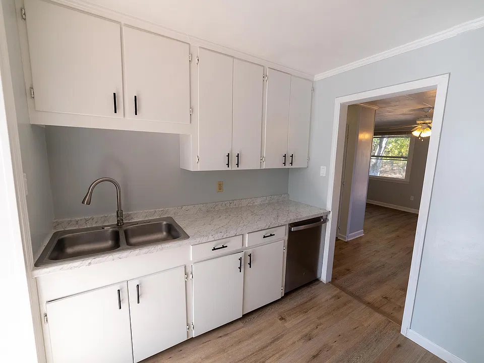 102 Dalin Ct