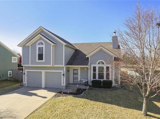 7605 W 156th Pl, Overland Park, KS 66223